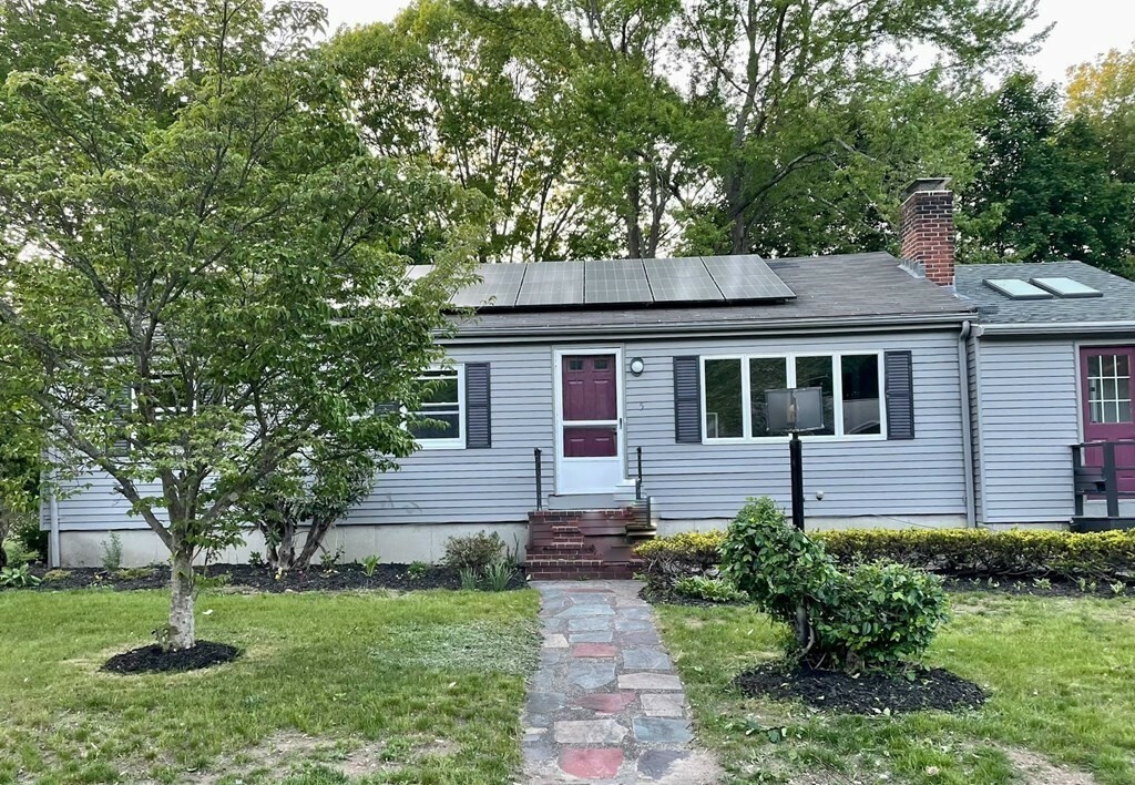 Property Photo:  15 Leonard Rd  MA 02067 