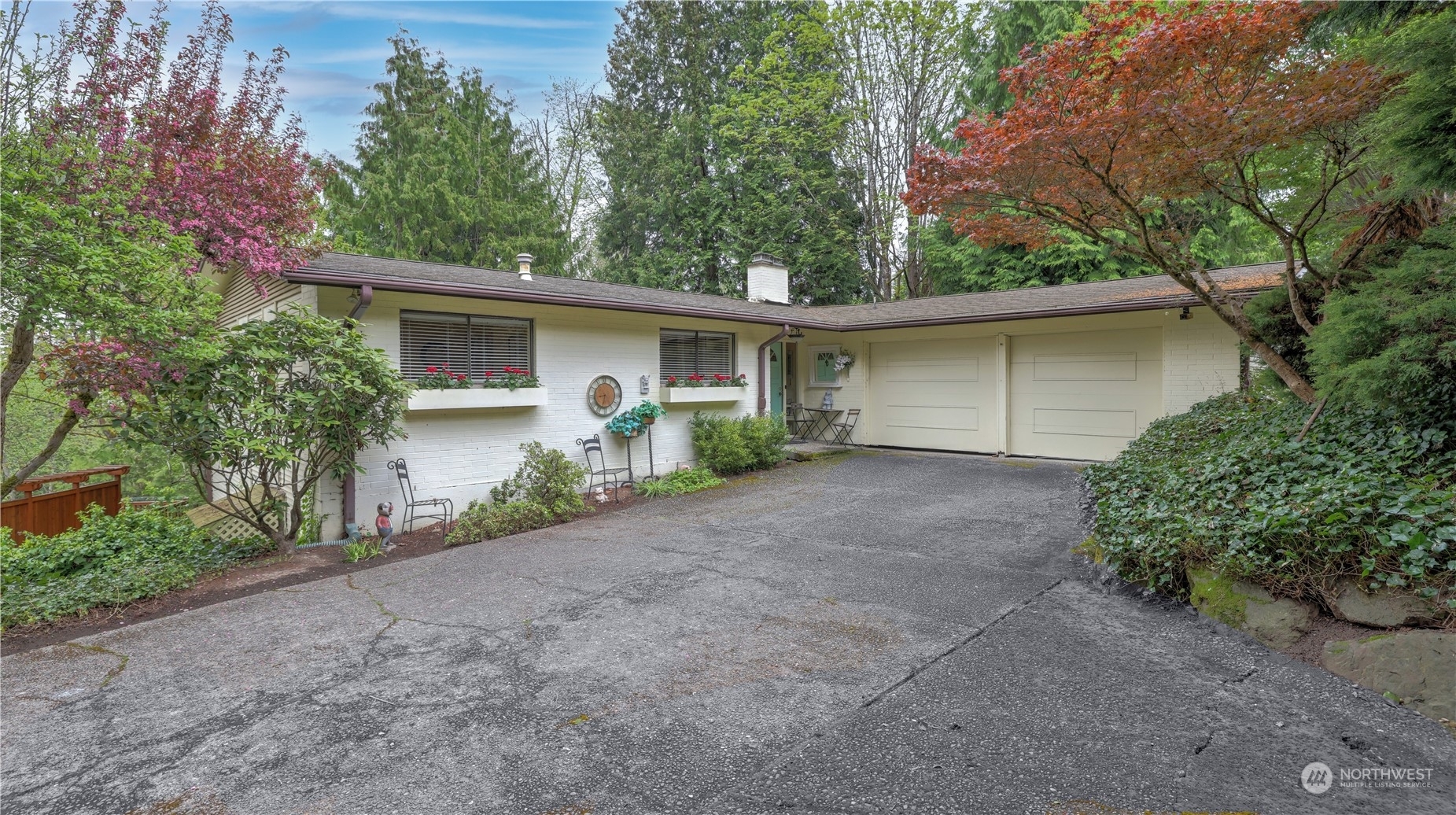 Property Photo: 3950 96th Avenue SE WA 98040