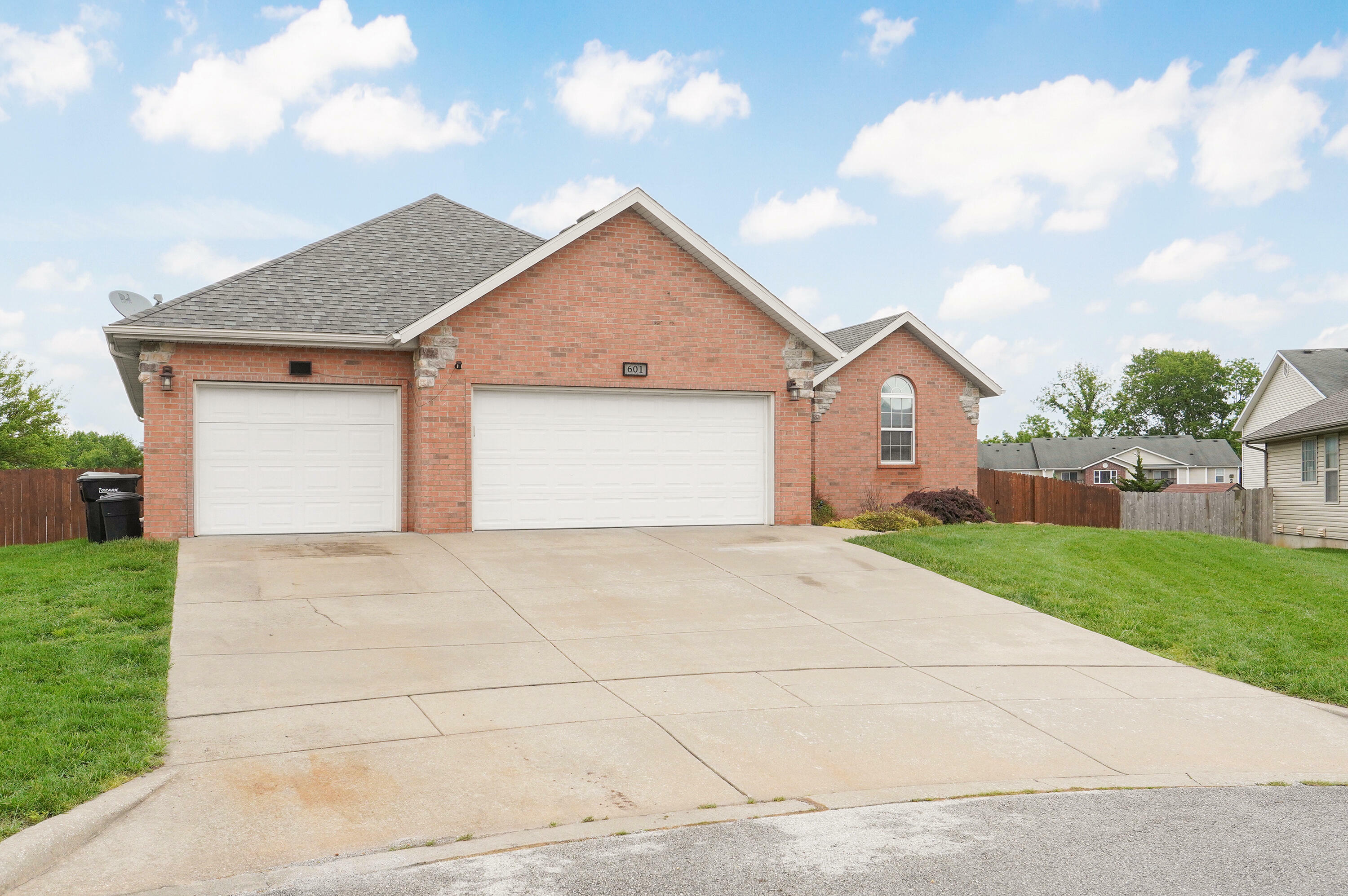 Property Photo: 601 West Juan Tabo Lane MO 65738
