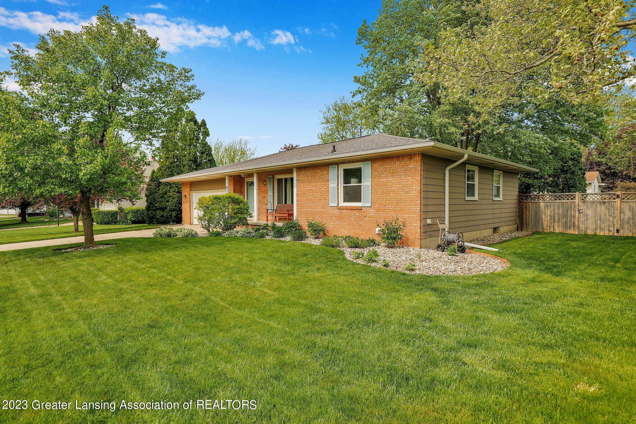 Property Photo:  935 London Drive  MI 48917 