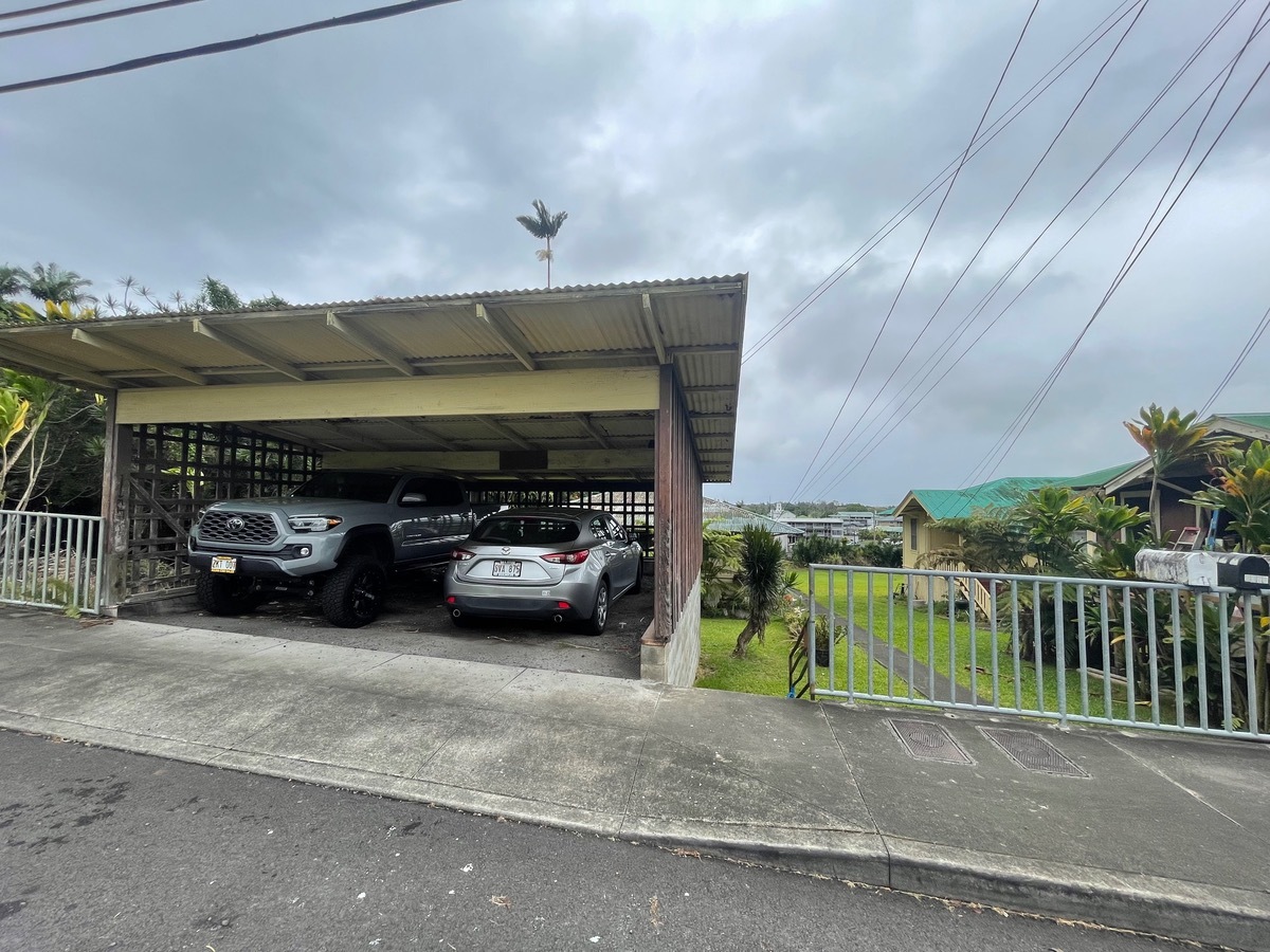 Property Photo:  237 Kapiolani St  HI 96720 