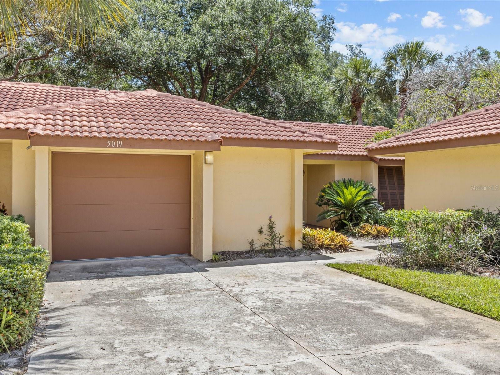 Property Photo:  5019 Jamaica Circle  FL 32808 