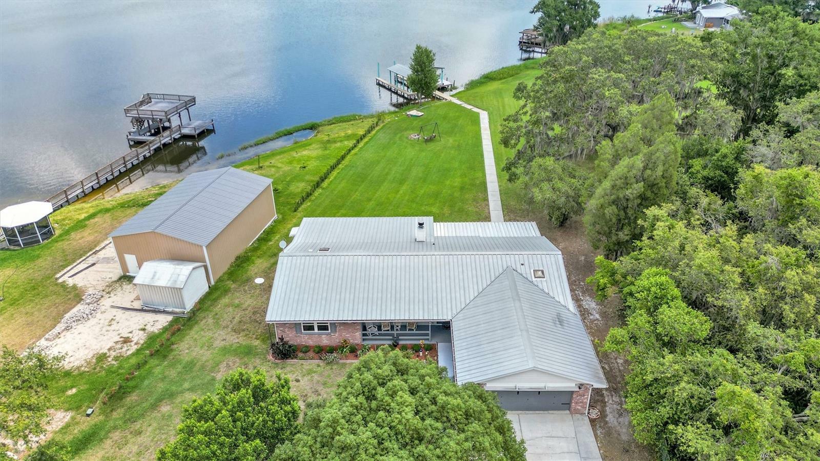 Property Photo: 209 Greenleaf Lane FL 33868