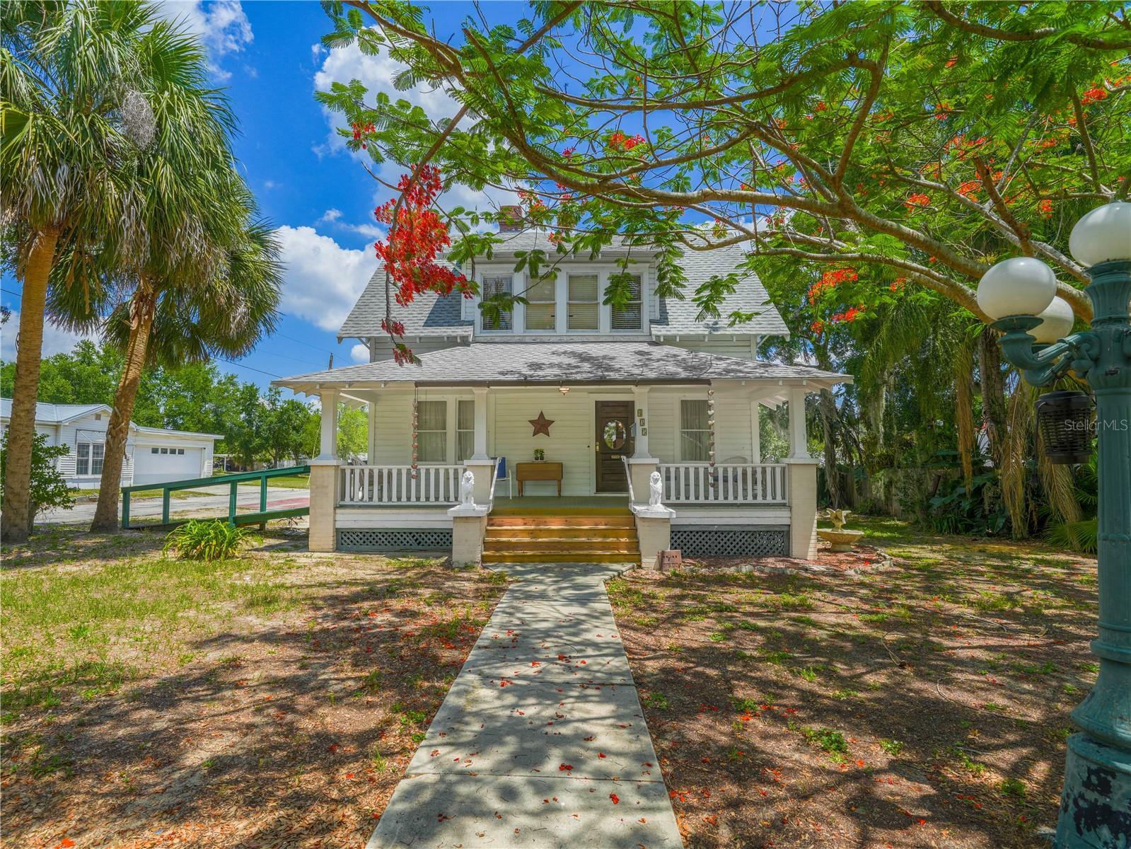 Property Photo:  435 E Central Avenue  FL 33853 