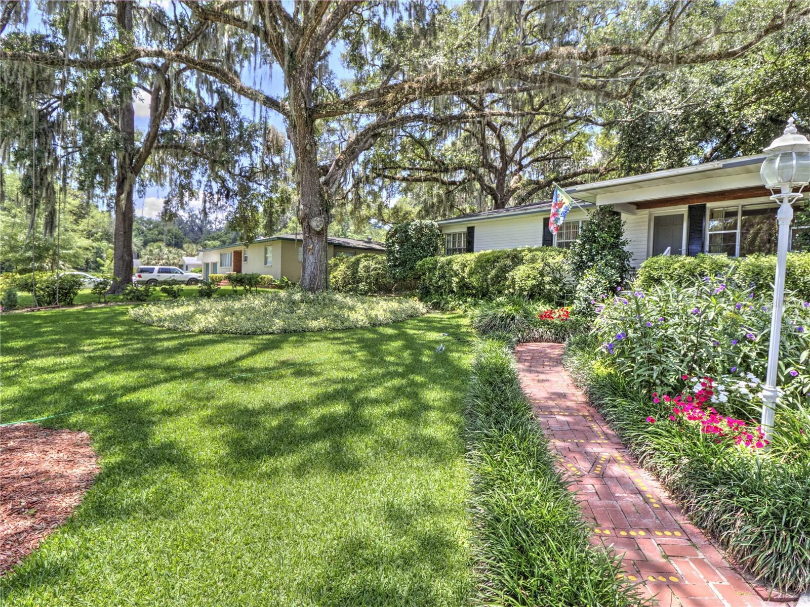 Property Photo:  1138 SE 14th Avenue  FL 34471 