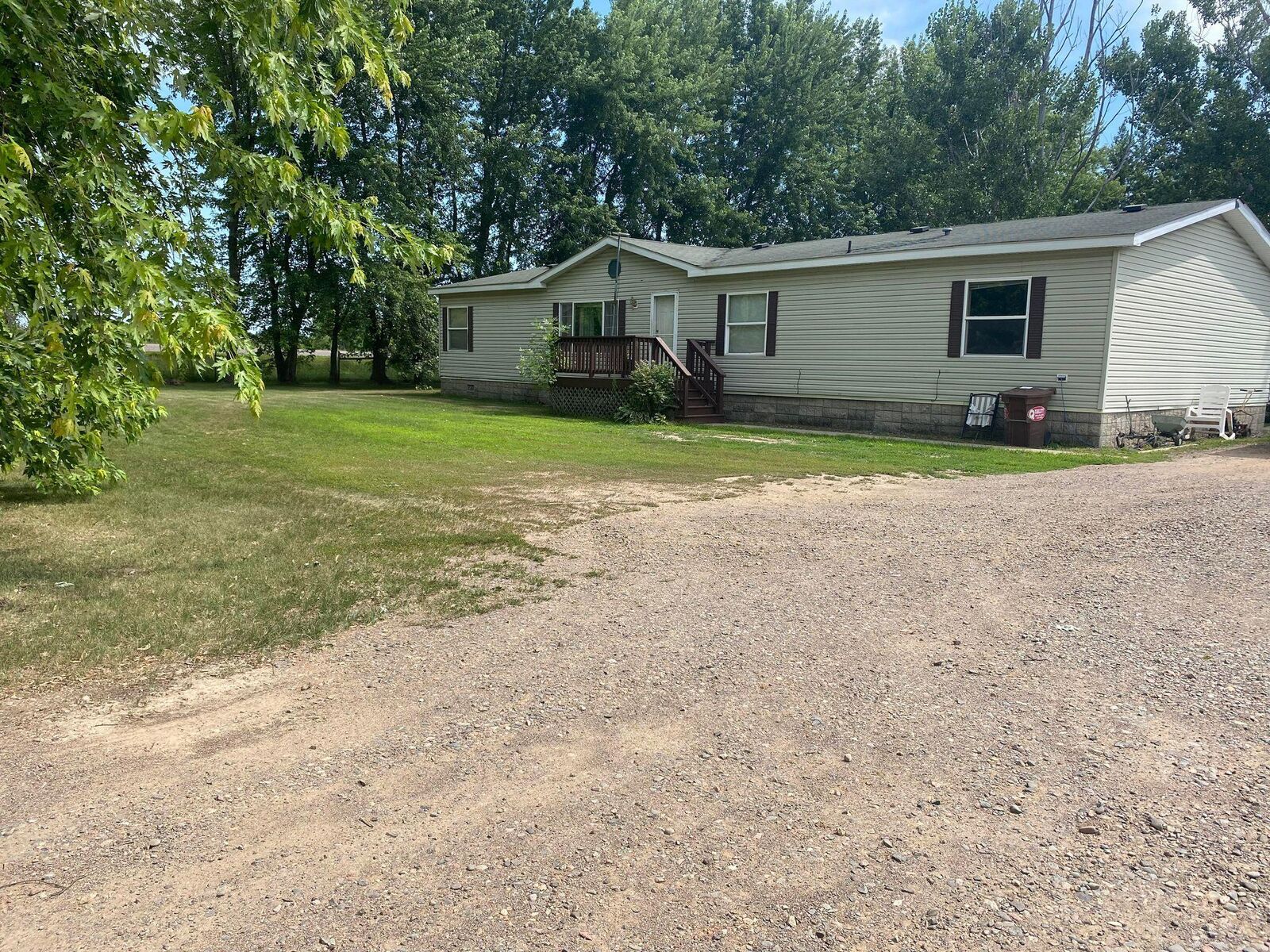 Property Photo:  1694 Leon Drive  MN 55051 
