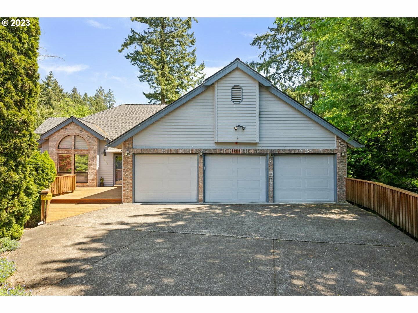 Property Photo: 1656 NW 118th Ct OR 97229