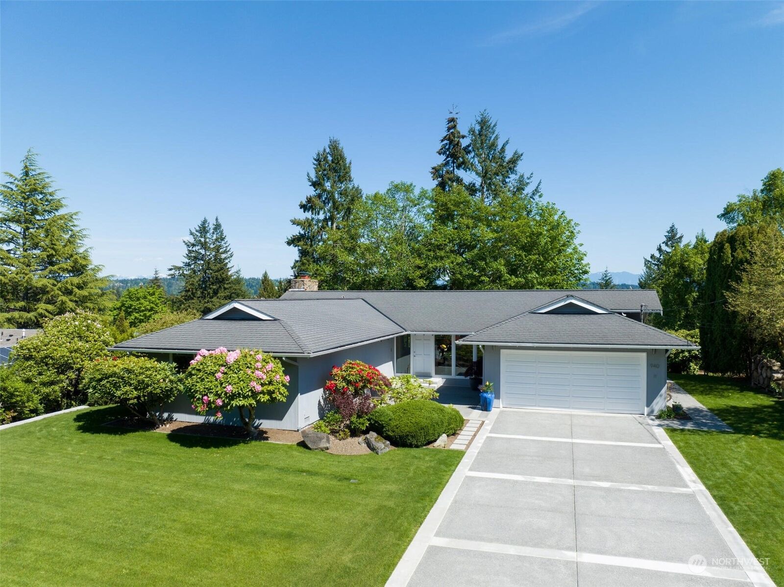 Property Photo:  940 178th Avenue NE  WA 98008 