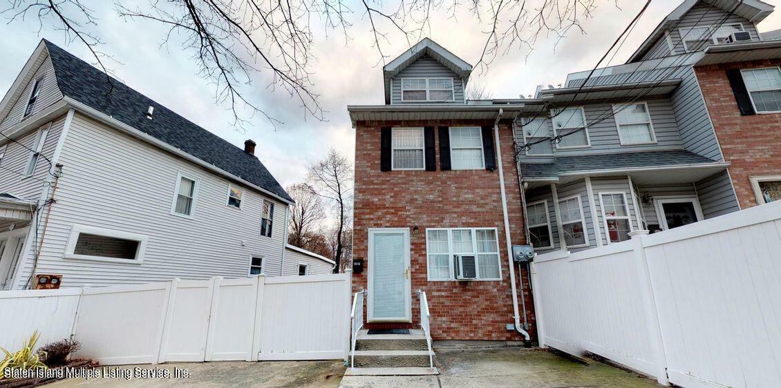 Property Photo:  321 Glen Avenue  NY 10301 