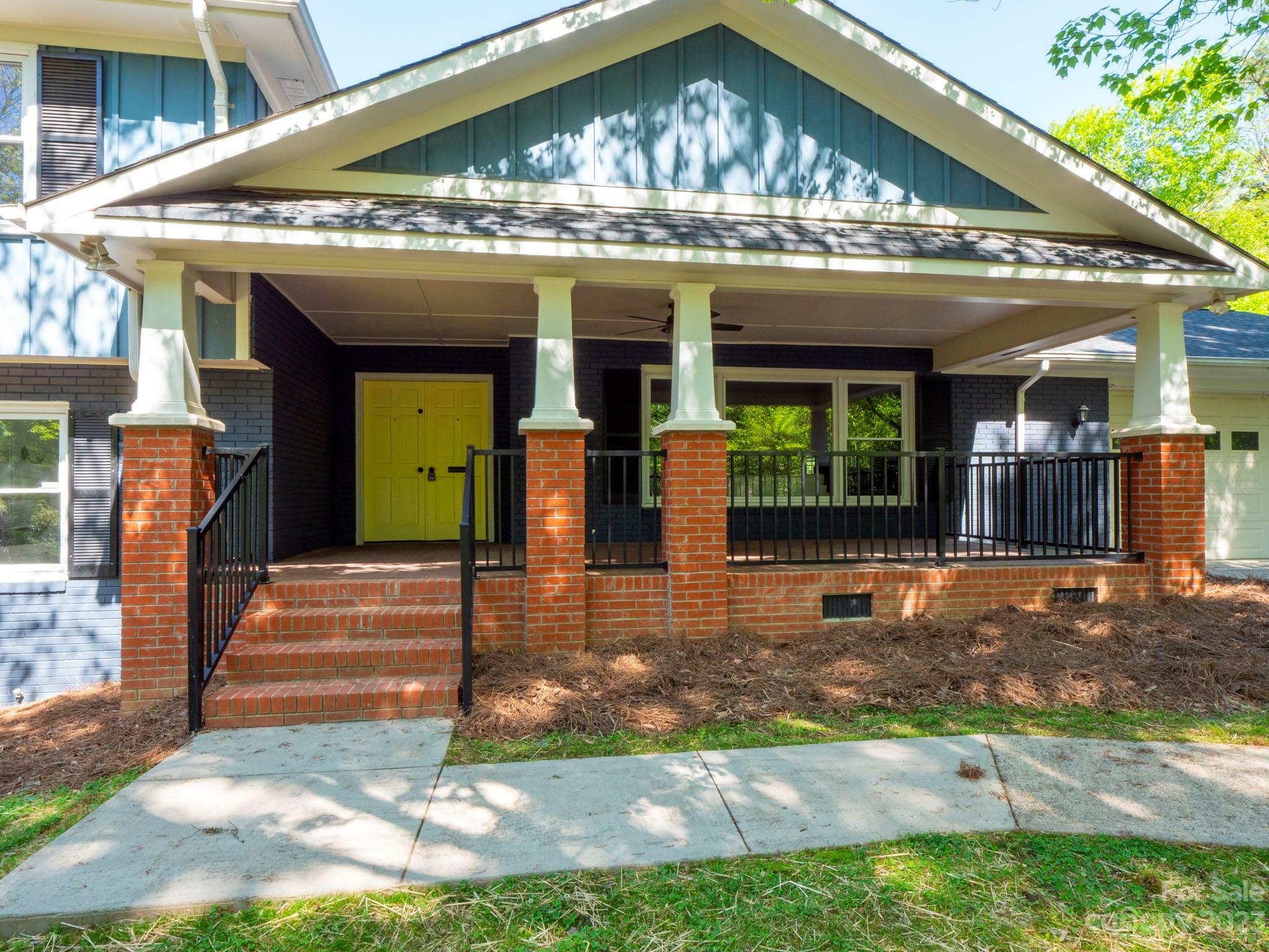 Property Photo: 1230 Hollow Tree Court NC 28226