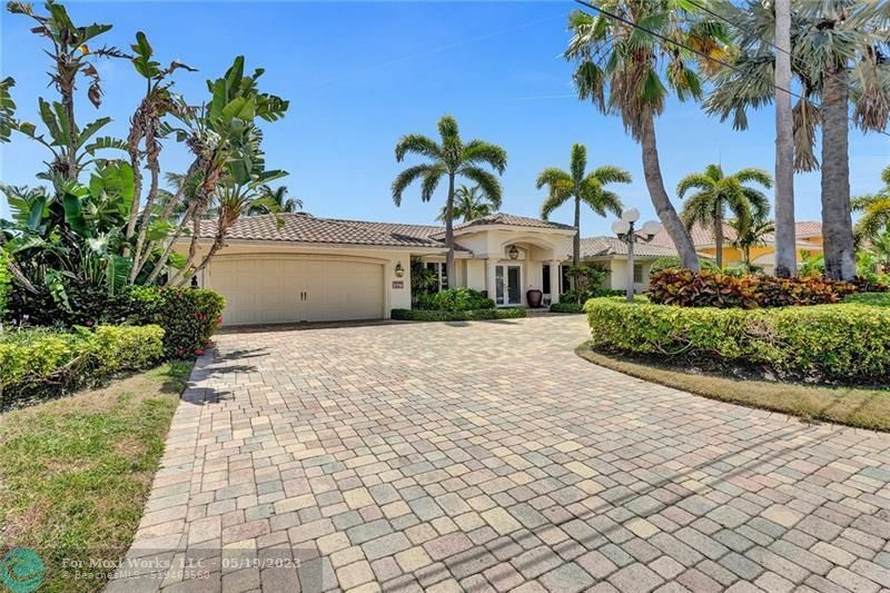 Property Photo: 3740 NE 27th Ave FL 33064