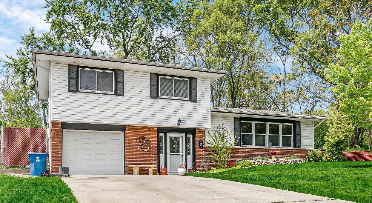 7150 Birch Avenue  Gary IN 46403 photo