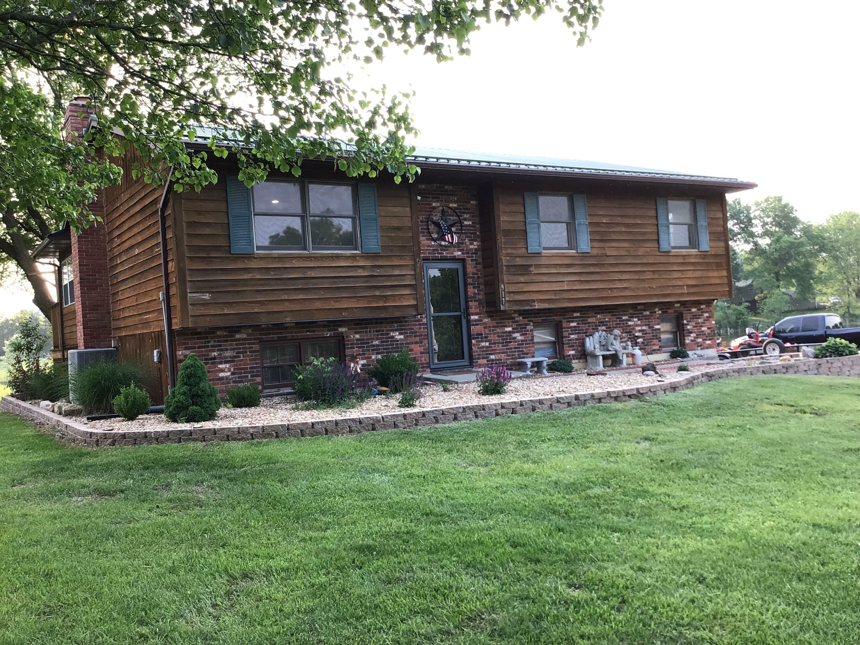 Property Photo: 917 Elaine Drive MO 65251