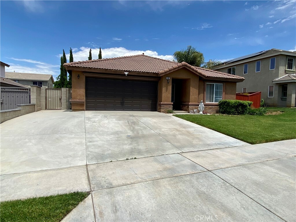 Property Photo: 1443 Augusta Street CA 92223
