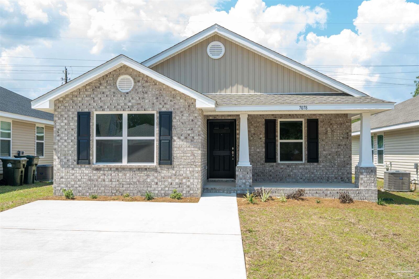 Property Photo: 4952 Muldoon Pointe Rd 13A FL 32526