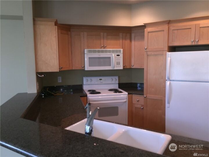 Property Photo: 611 Highland Drive 101 WA 98109