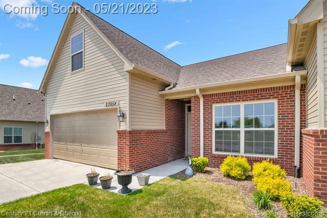 Property Photo:  23954 White Pine Street  MI 48134 