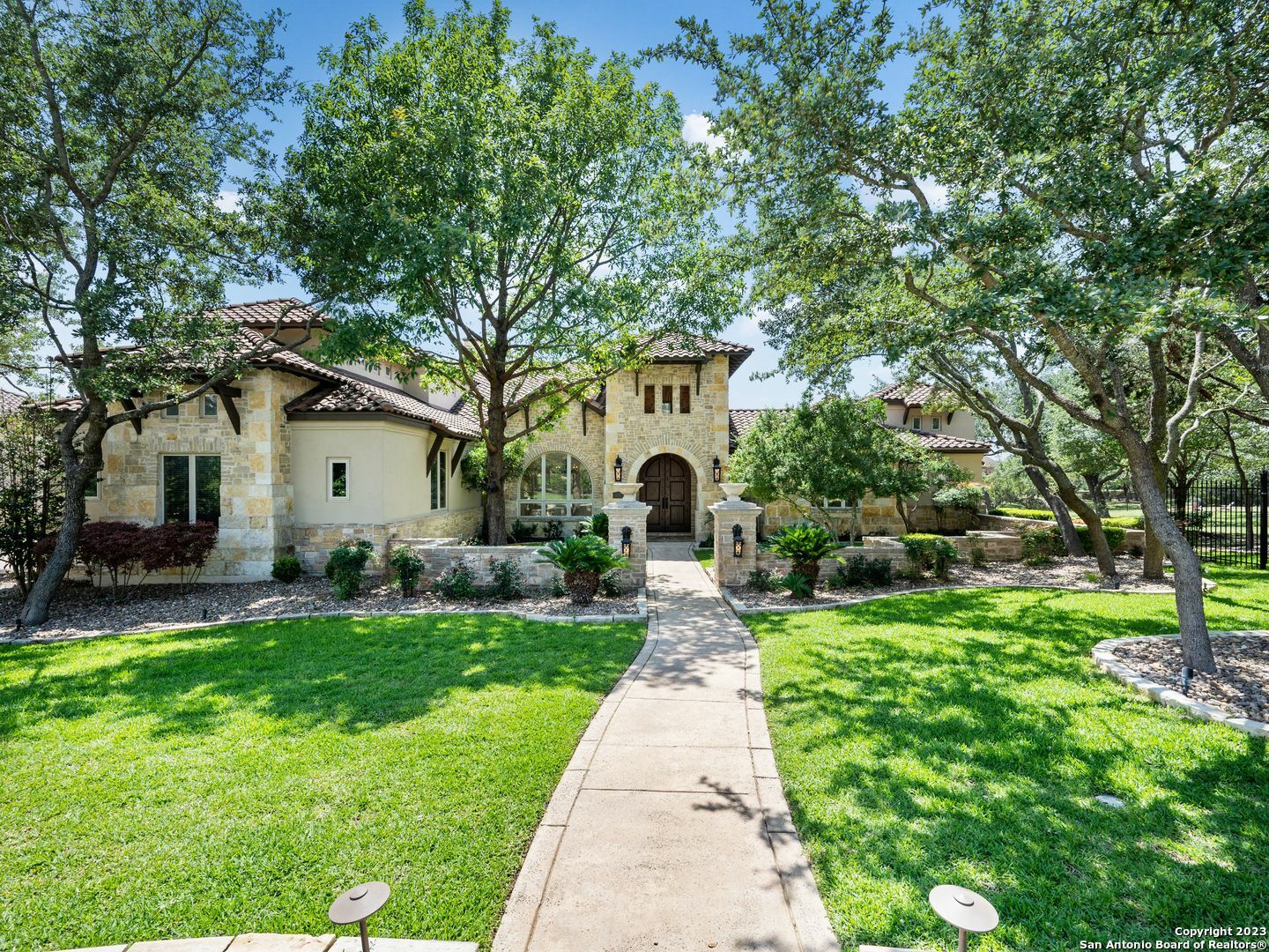 15 Montivillers  San Antonio TX 78257 photo
