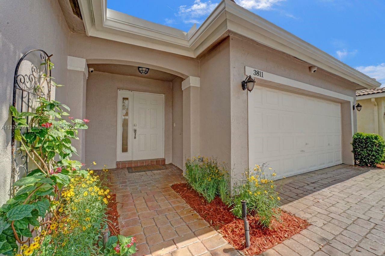 Property Photo:  3811 SW 52nd St  FL 33023 