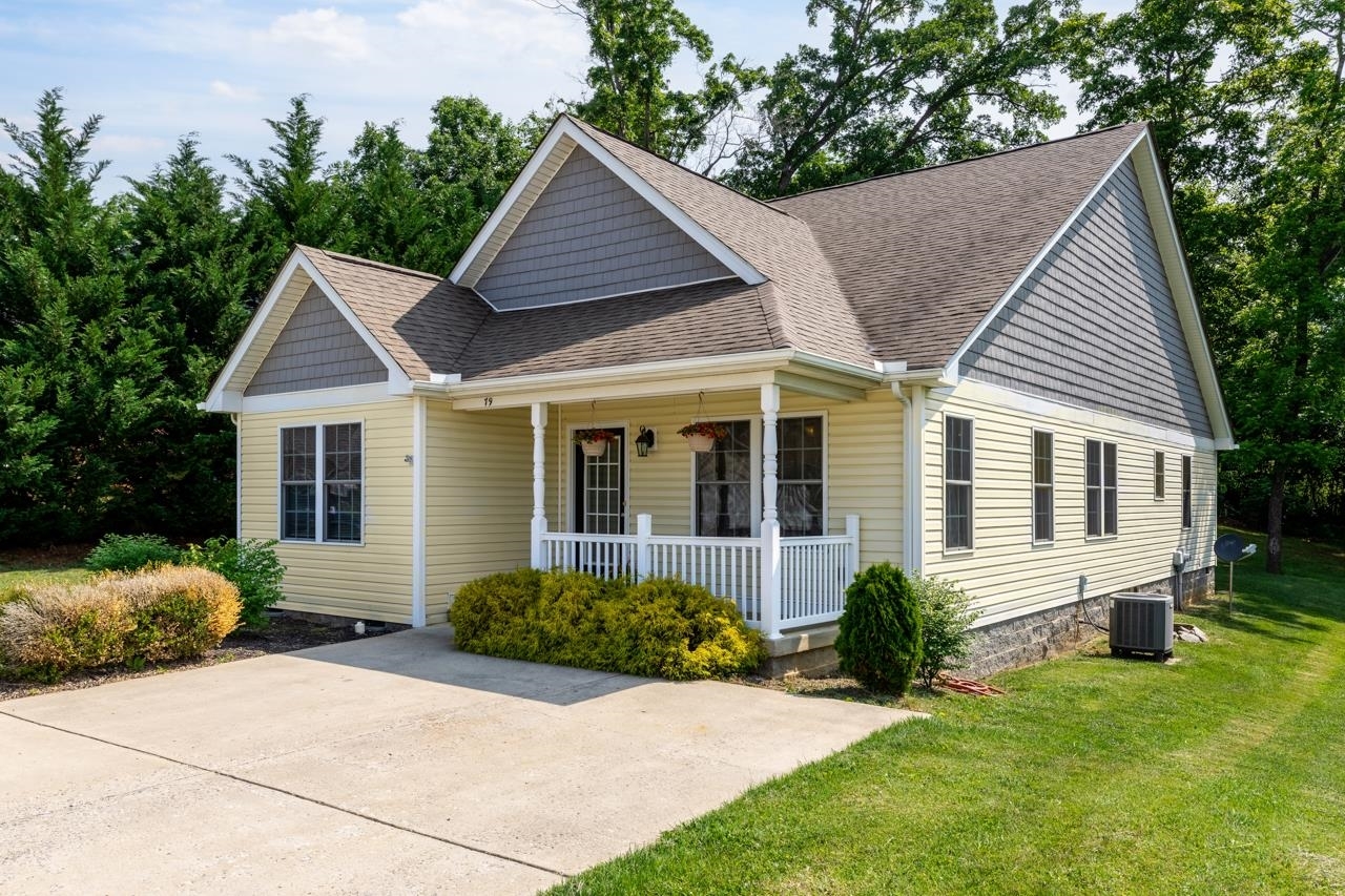 Property Photo: 79 Lofty Cir VA 24477