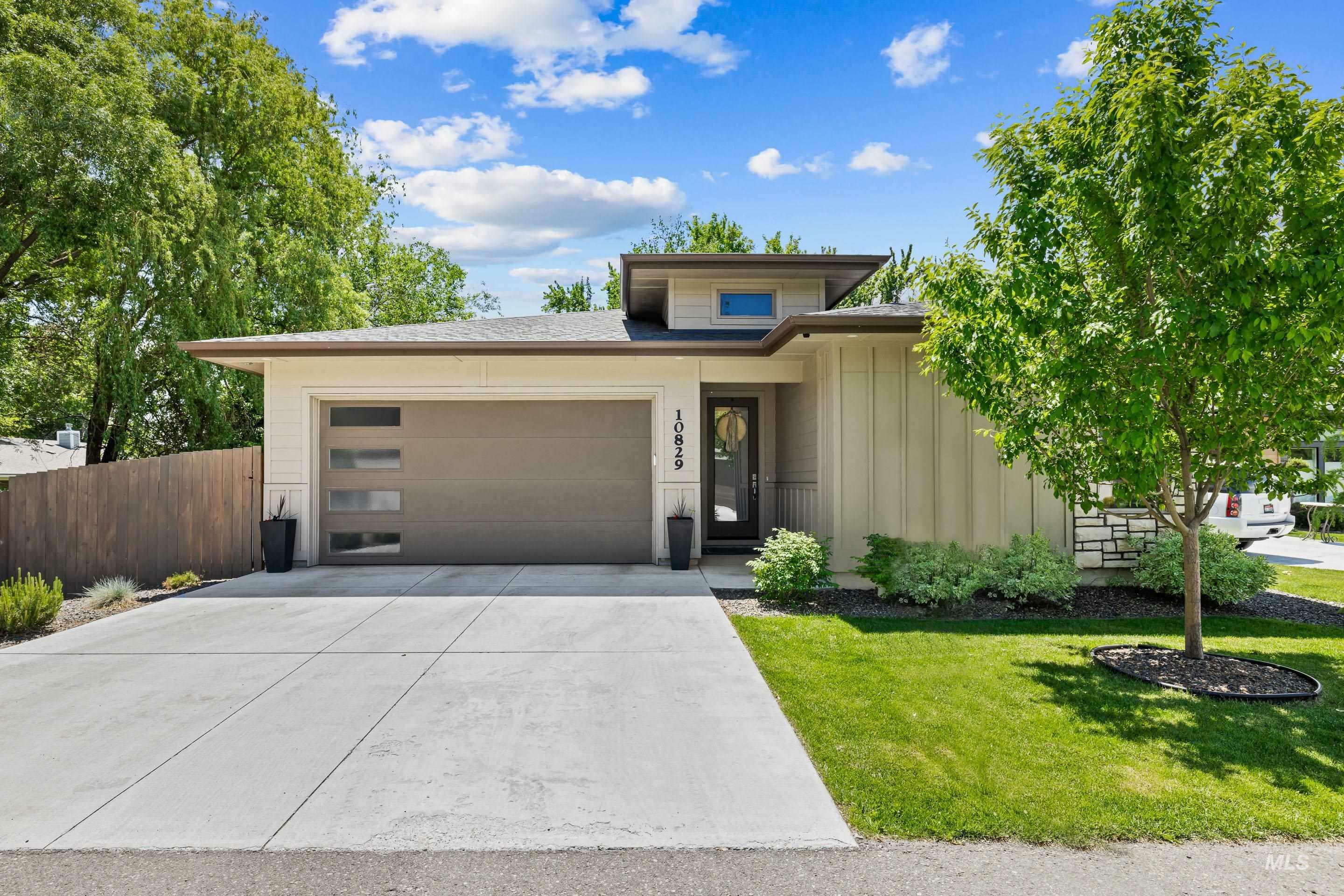 Property Photo: 10829 W Cranberry Ct ID 83713
