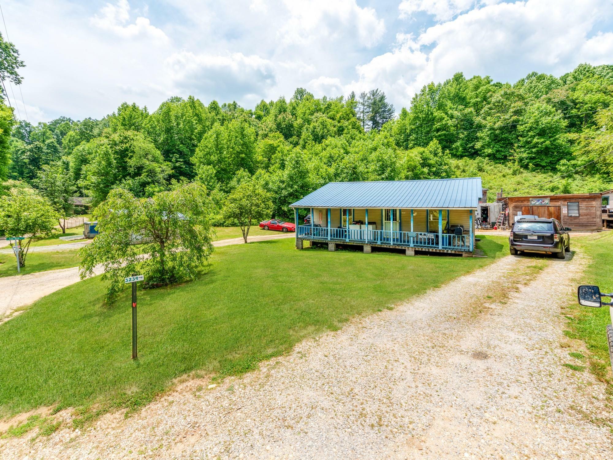 Property Photo: 3239 Justin Carlton Lane NC 28645