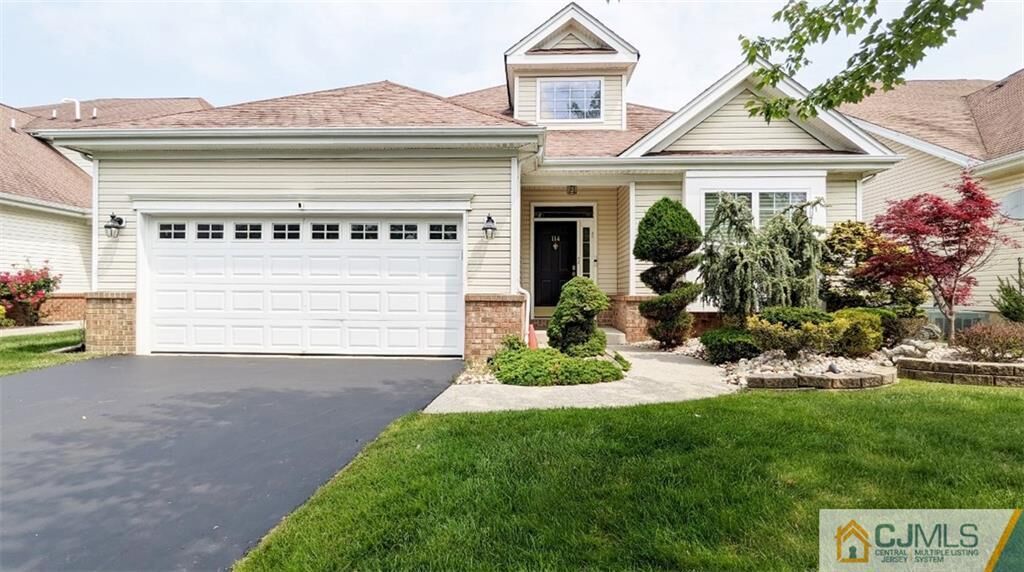 Property Photo:  114 Crescent Way  NJ 08831 
