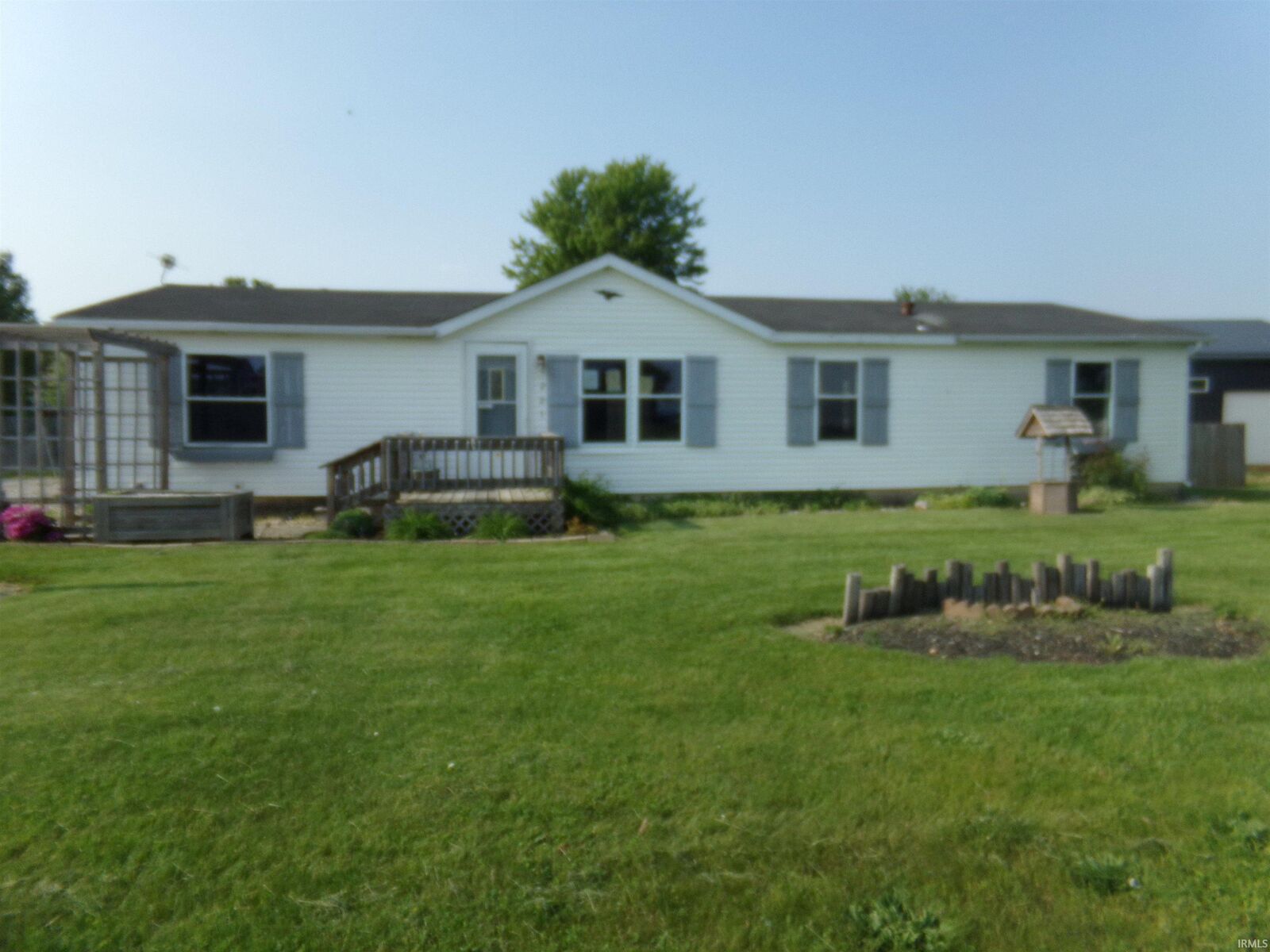 Property Photo:  221 W Pearl St  IN 46705