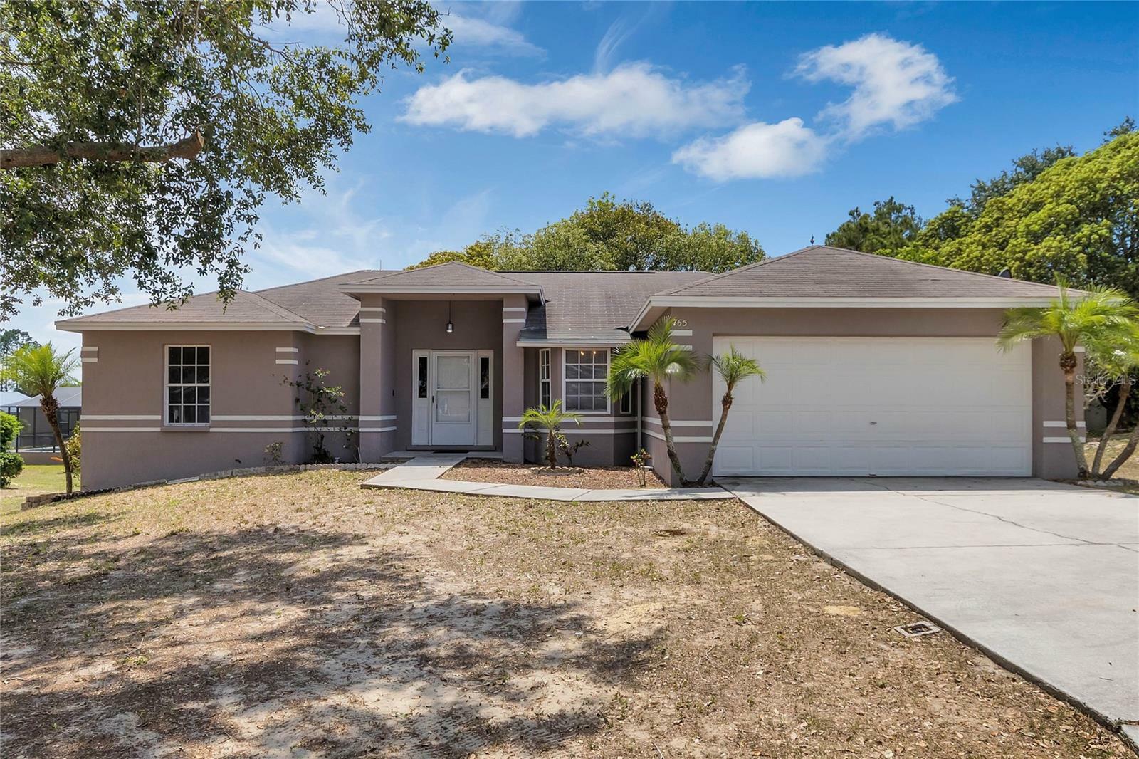 Property Photo: 765 Tartan Loop FL 33853