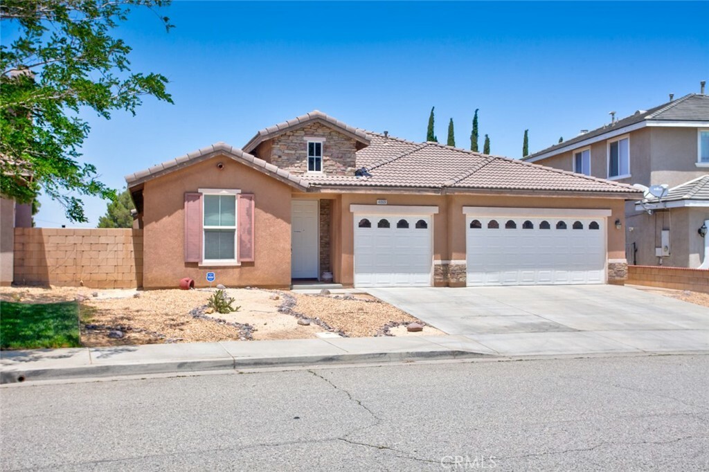 Property Photo:  4069 Tournament Drive  CA 93551 