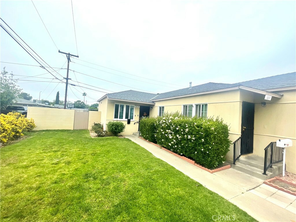 Property Photo:  1839 W 16th Street  CA 92706 