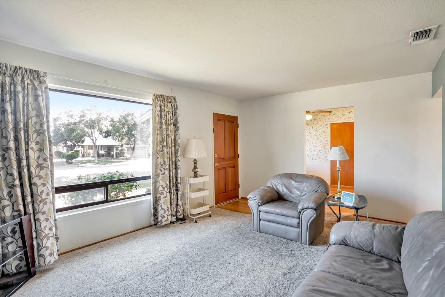 Property Photo: 5200 53rd Avenue CA 95823