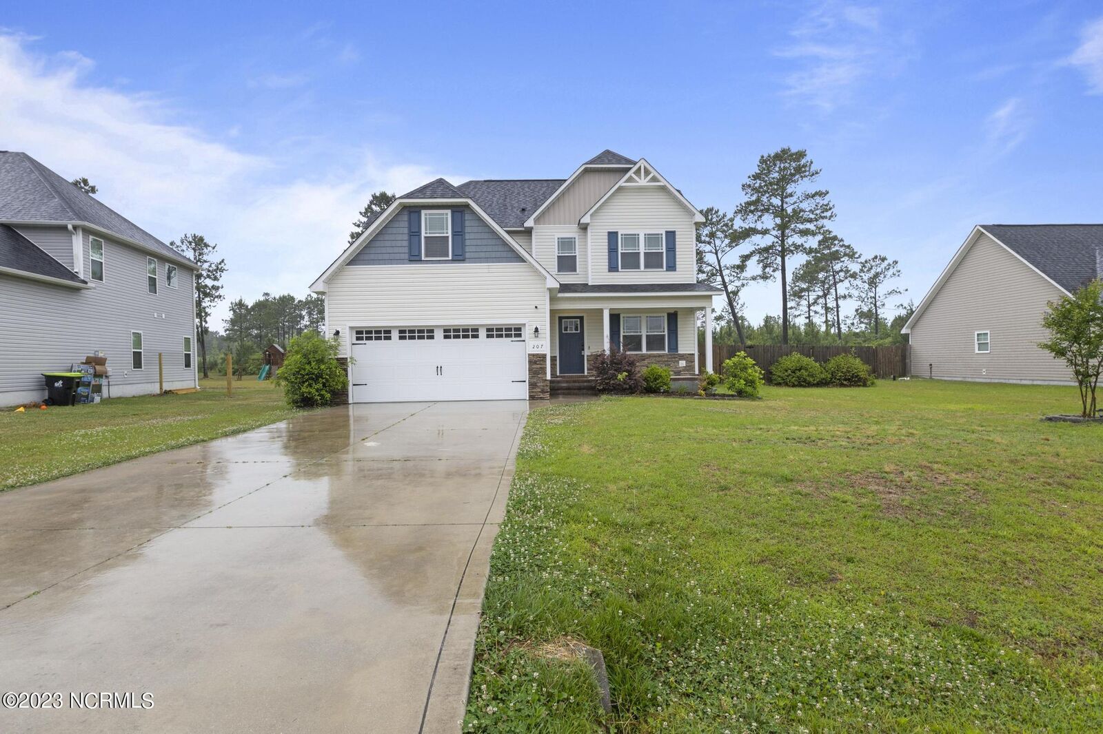 Property Photo:  207 Zonnie Lane  NC 28540 