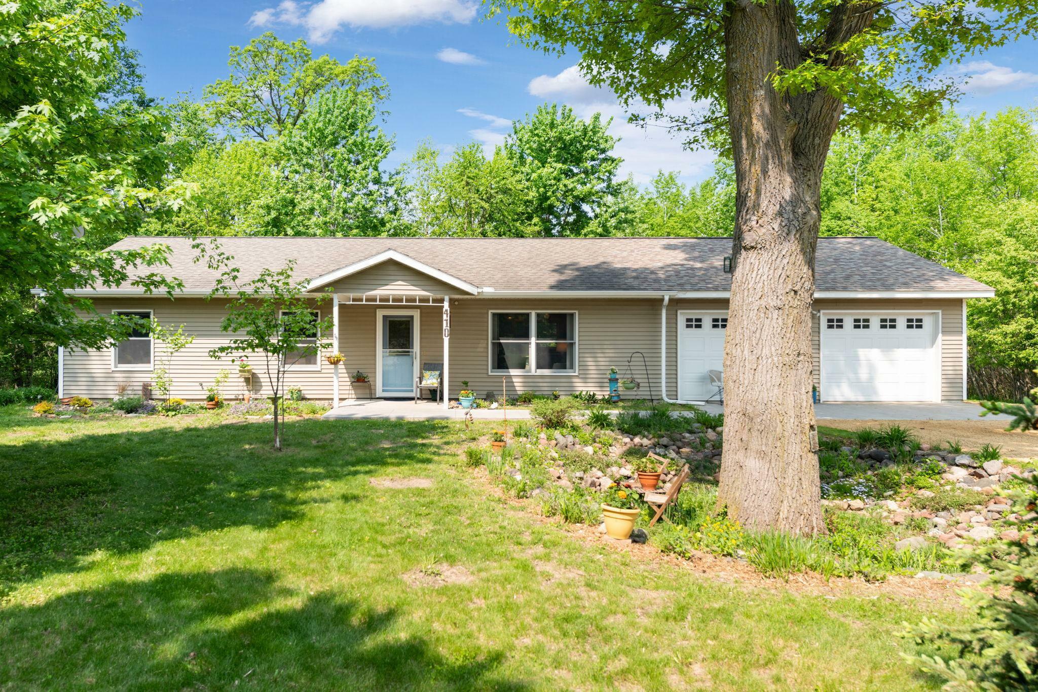 Property Photo: 410 Minneapolis Avenue S WI 54001