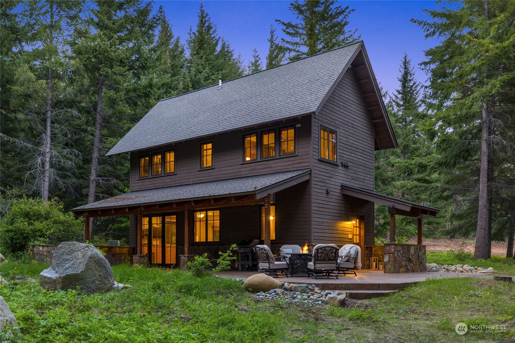 Property Photo:  611 Ruby King Loop  WA 98922 