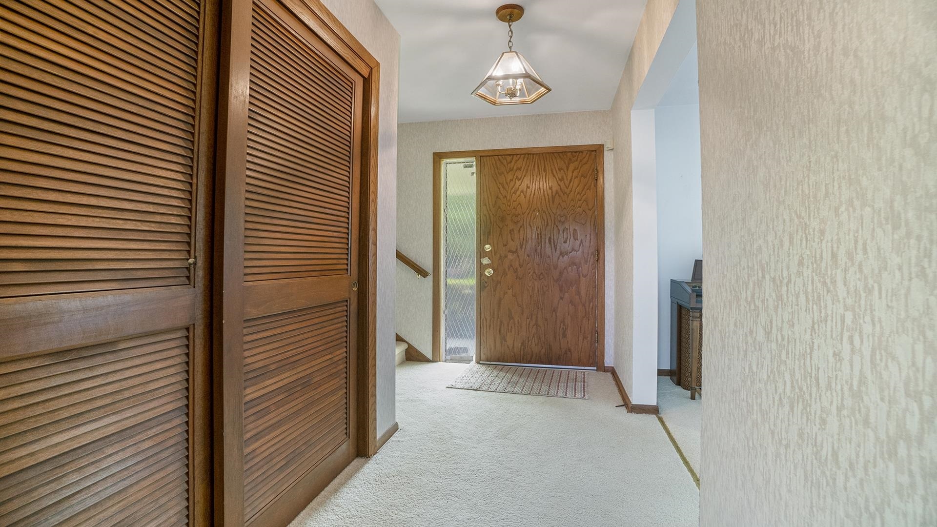 Property Photo: 2219 Silverthorn Drive IL 61107