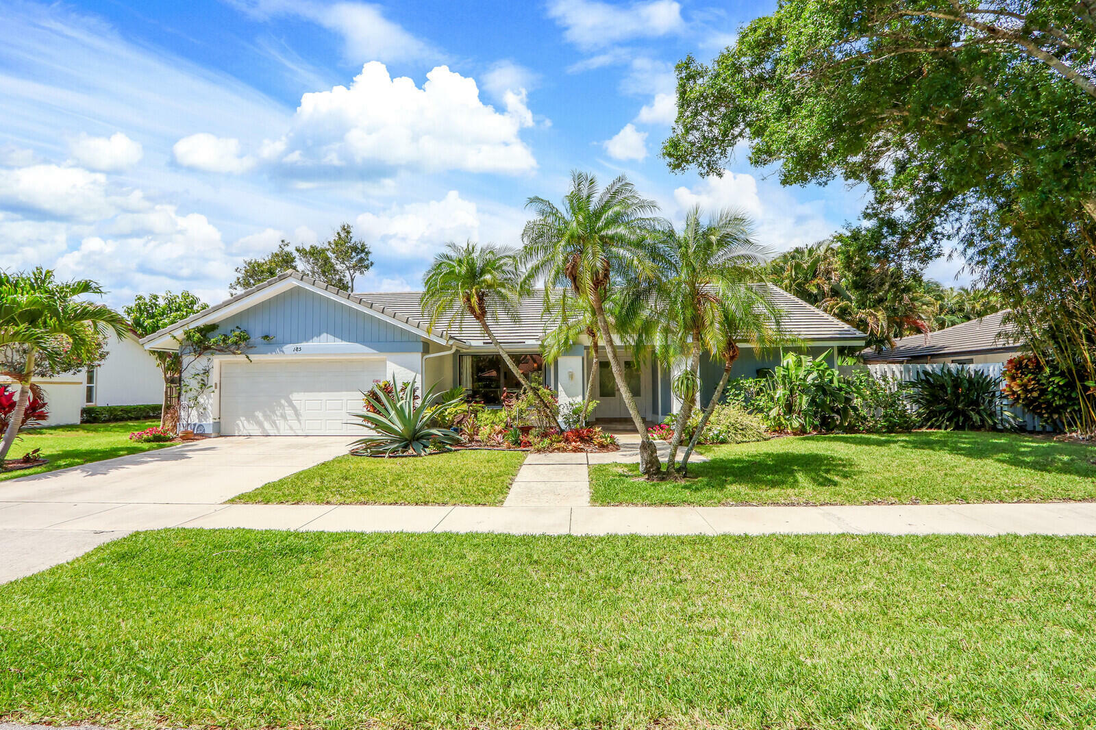 Property Photo:  185 Bayberry Place  FL 33458 