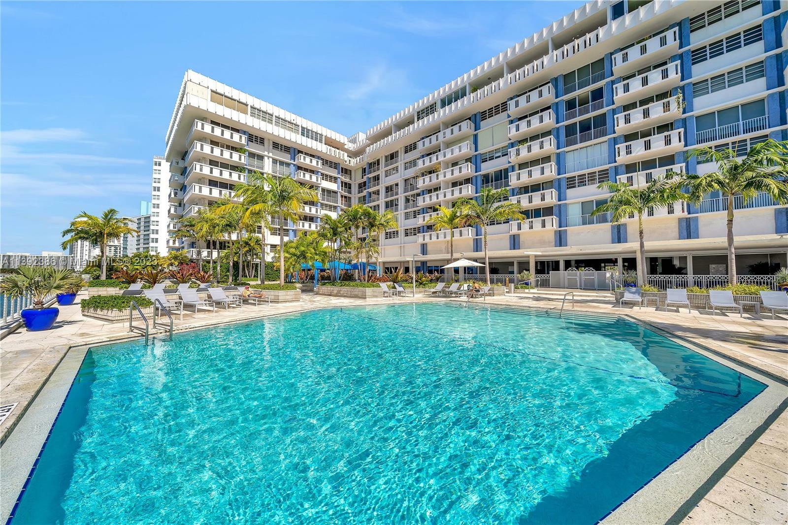 Property Photo: 800 West Av 404 FL 33139