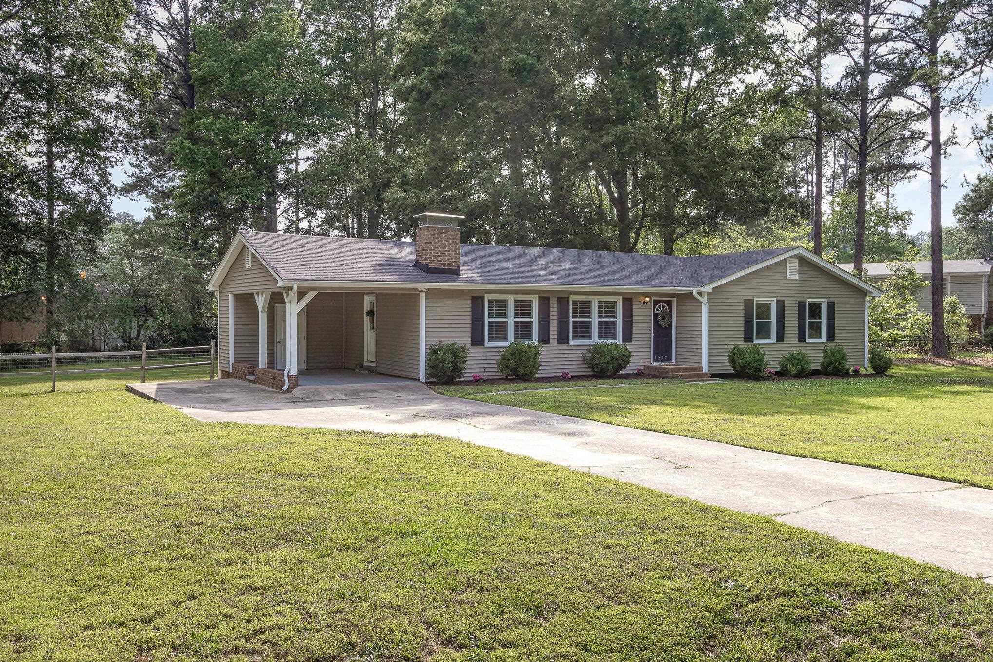 Property Photo: 1712 Riverview Road NC 27610
