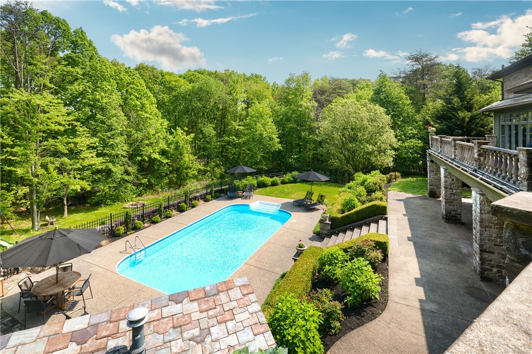 Property Photo: 205 Richard Dr PA 15001
