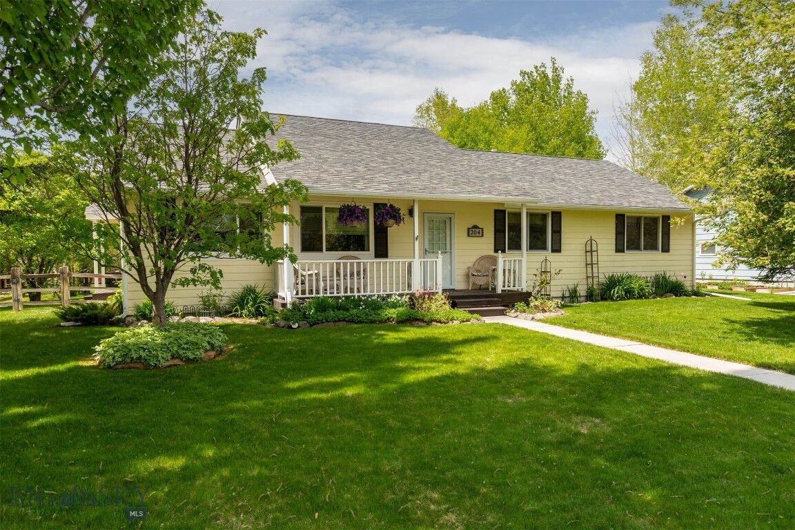 Property Photo:  204 Pine Street  MT 59741 