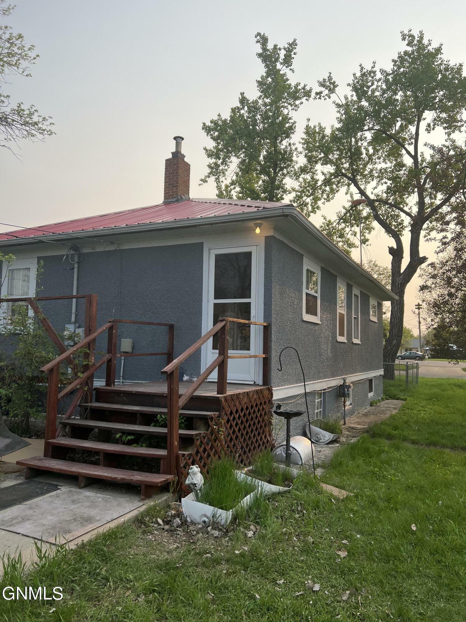 Property Photo:  301 Eggert Street  ND 58575 