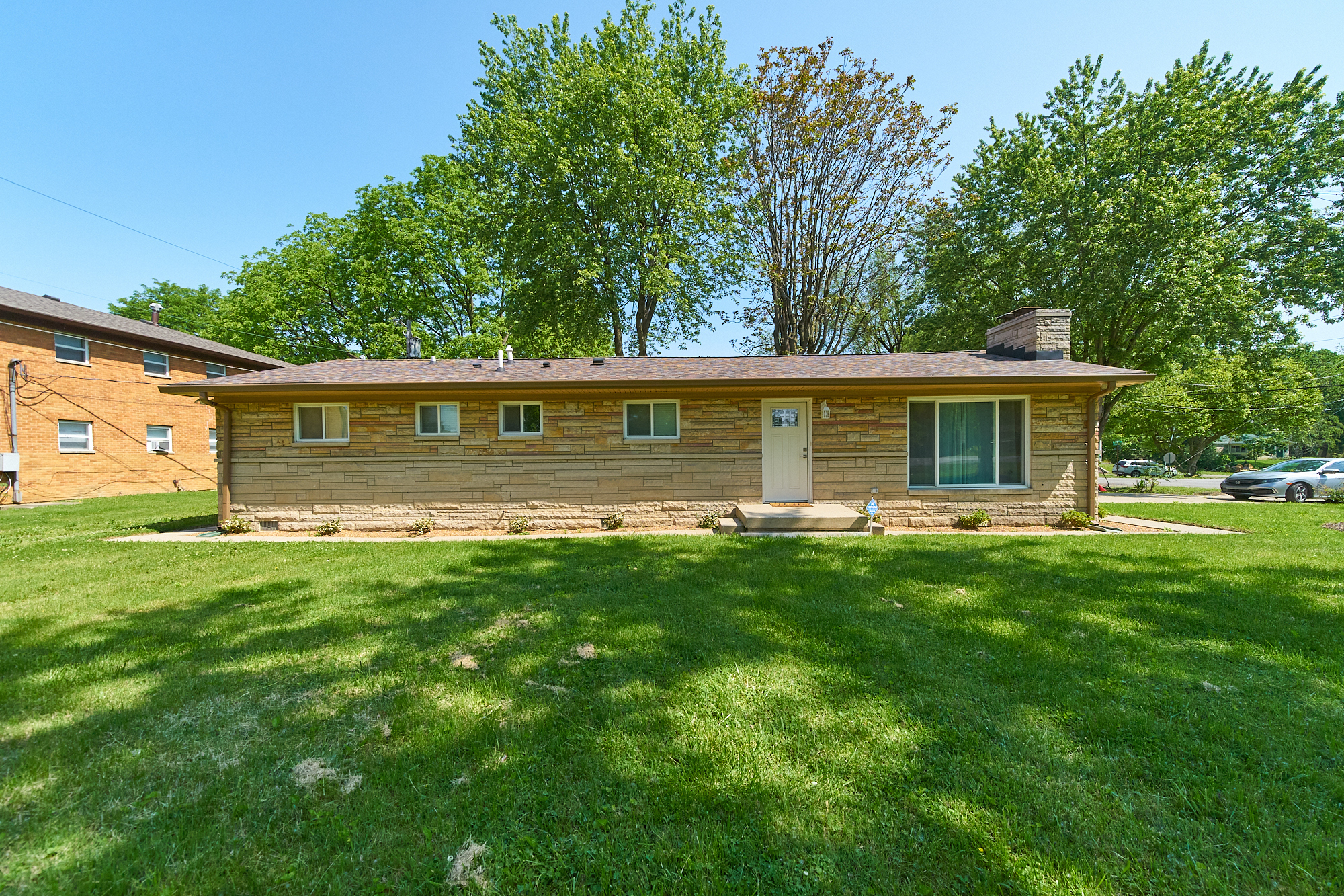 1108 N Ridgeview Drive  Indianapolis IN 46219 photo