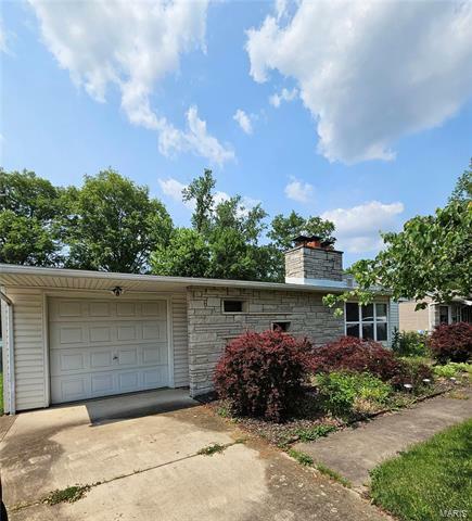 Property Photo:  611 South Belt  IL 62220 