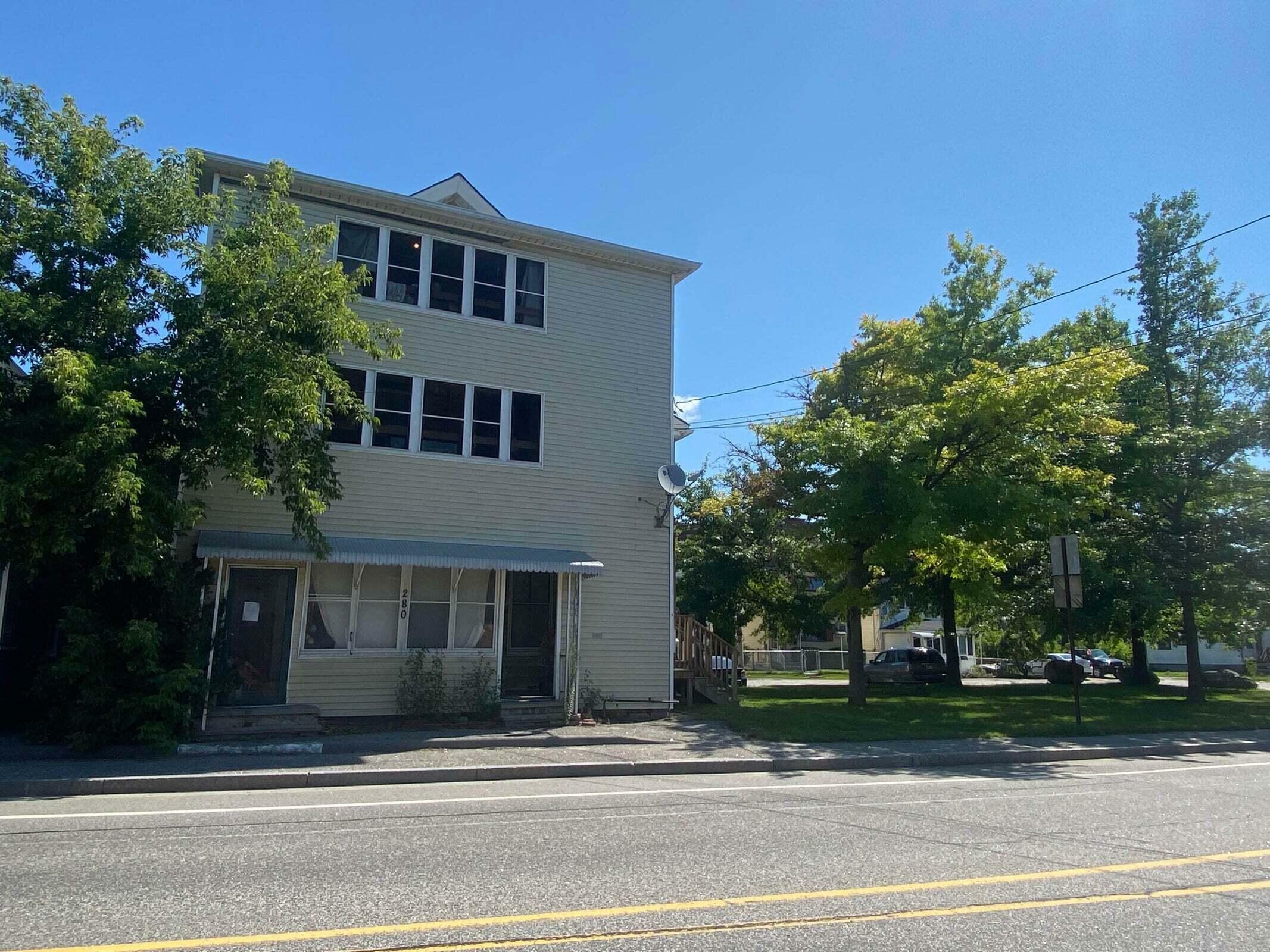 Property Photo:  280 Lincoln Street  ME 04240 