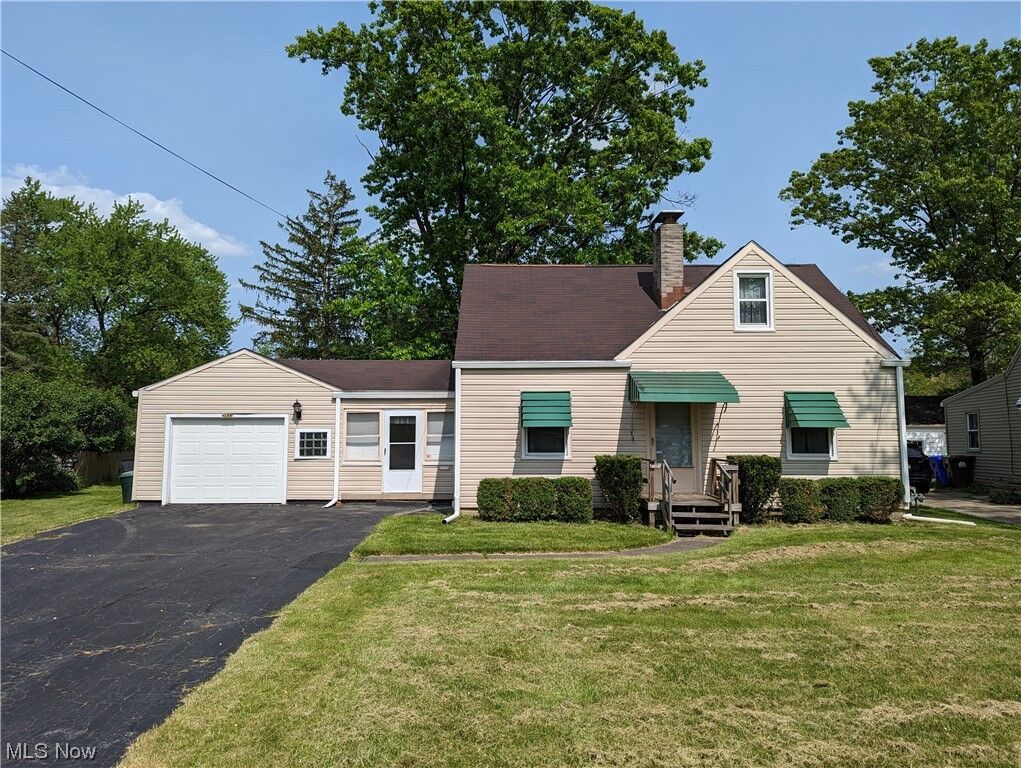 Property Photo:  3933 Sylvia Lane  OH 44511 