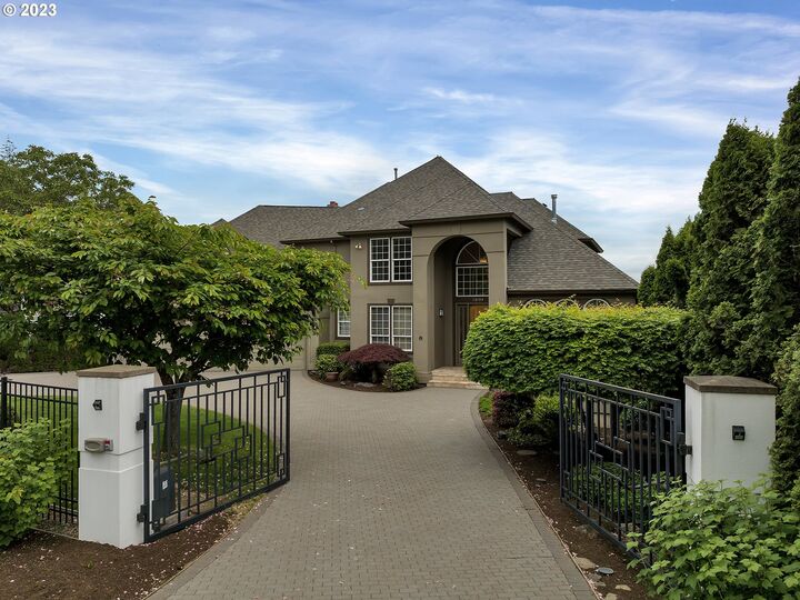 13135 SW Bull Mountain Rd  Portland OR 97224 photo