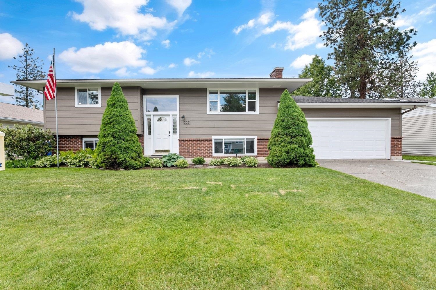 Property Photo: 227 W Barnes Rd WA 99218