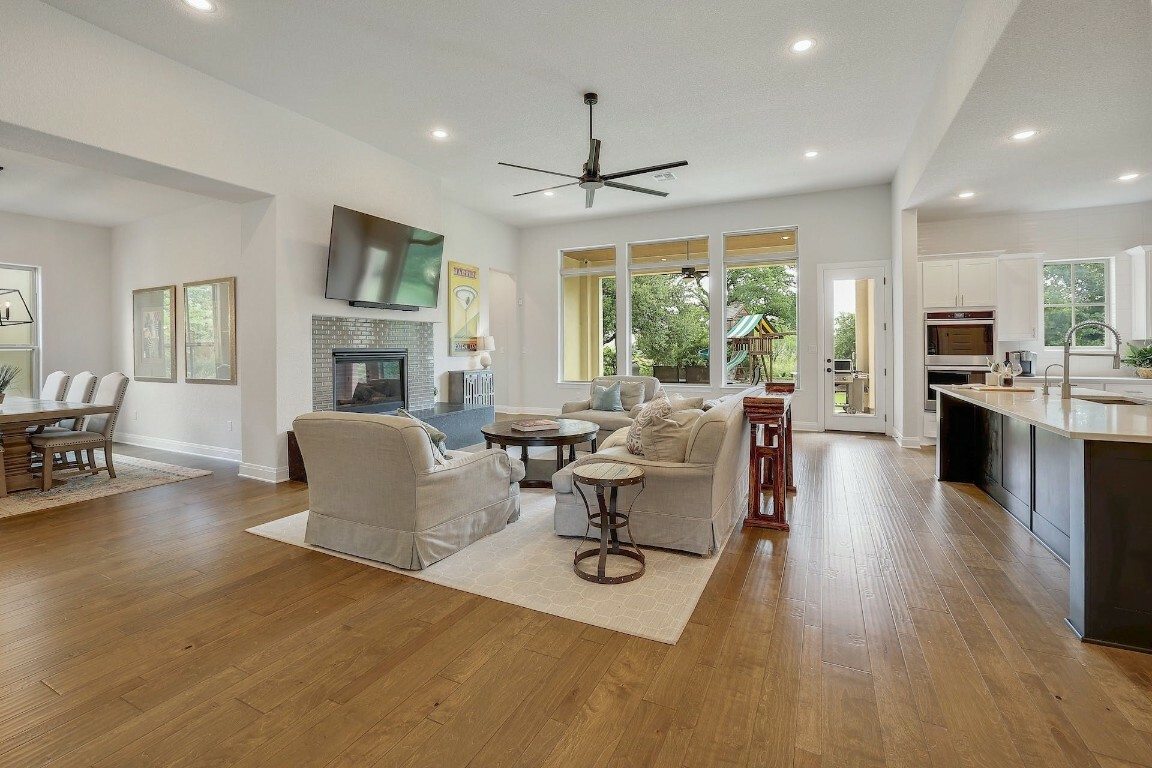 Property Photo: 310 Flint Ridge Trail TX 78628