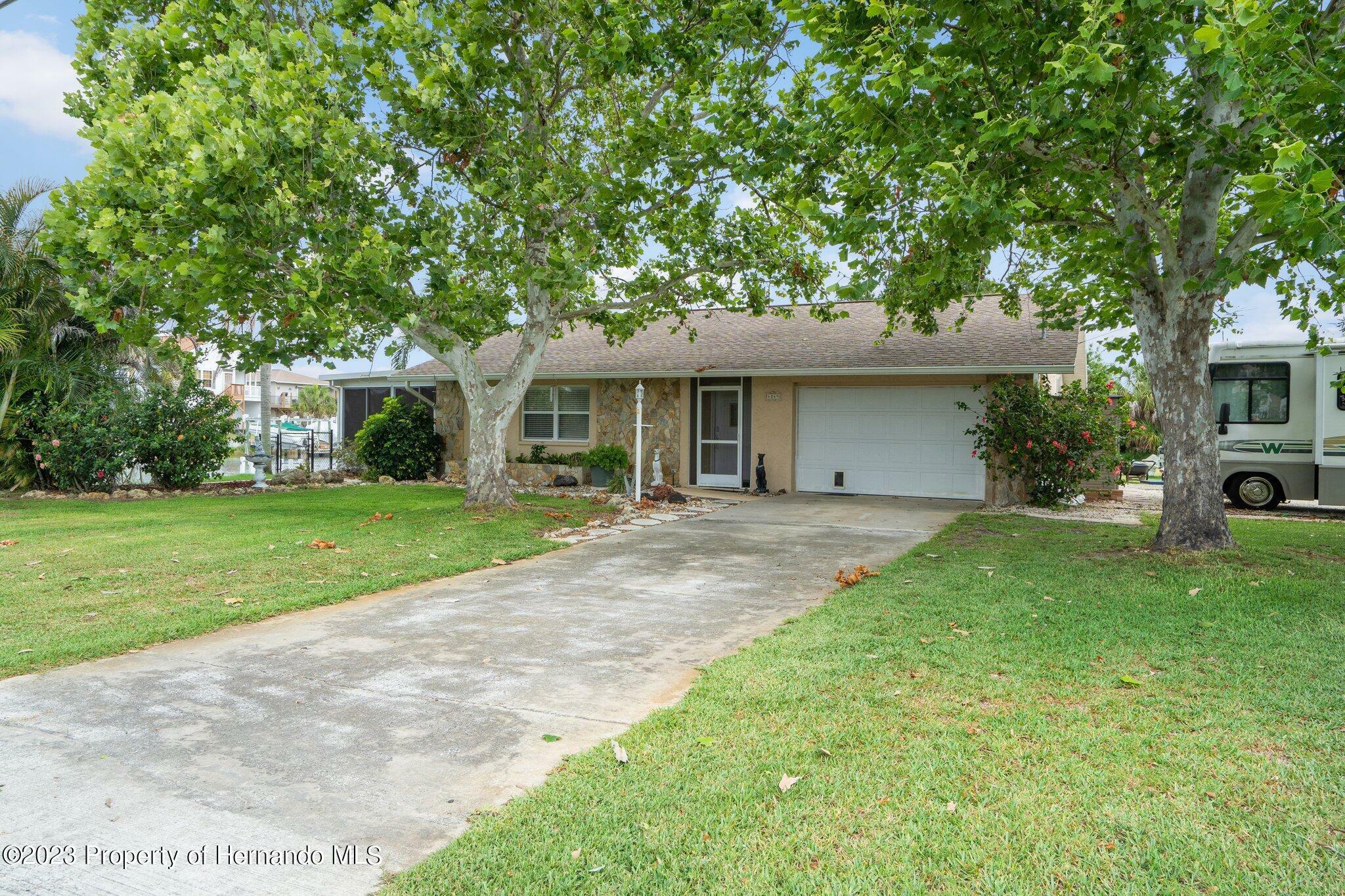 Property Photo: 4049 Hermosa Boulevard FL 34607